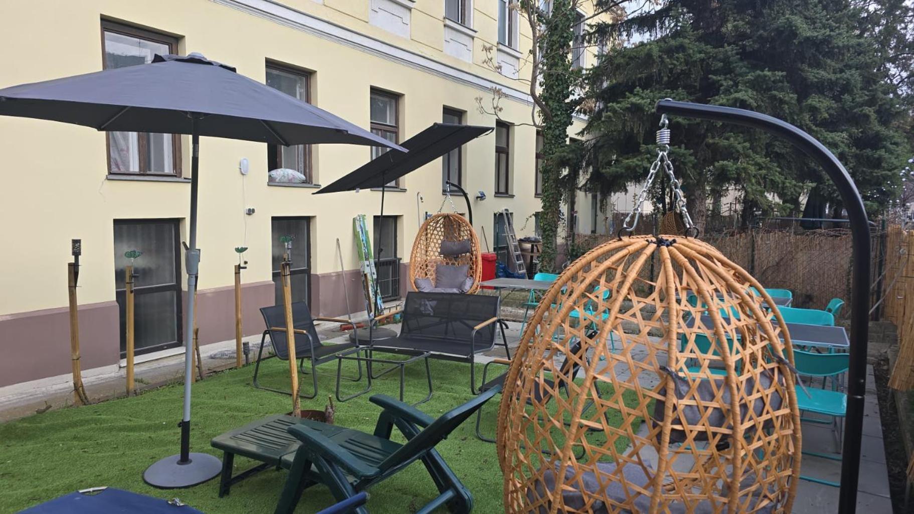 Apartment Near Danube & Millenium Tower - Massive Shared 4br Vienna